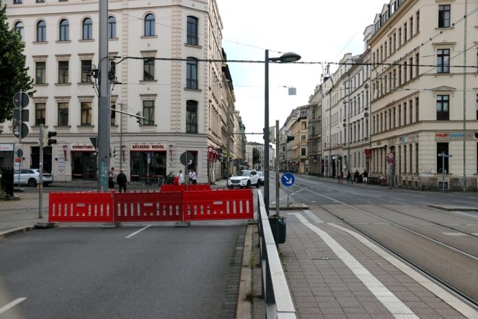 Ab Höhe Thomasiusstraße ist der Weg auf dem Ranstätter Steinweg bis ins Zentrum versperrt. Der Verkehr wird durchs Viertel geleitet. Foto: L-IZ.de