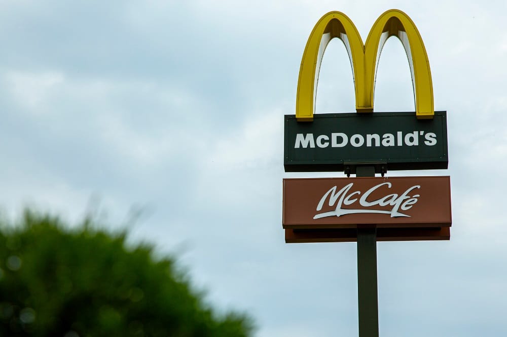 Fast-Food-Ketten wie McDonald’s müssen ihren Beschäftigten deutlich mehr Geld zahlen. Bis zum Jahr 2024 steigen ihre Löhne um insgesamt 28 Prozent, so die Gewerkschaft NGG. Foto: NGG