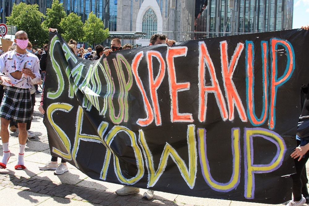 Luke Oliver Francis auf der Demoam 6. Juni 2020. Foto: L-IZ.de