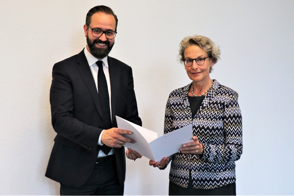 Wissenschaftsminister Sebastian Gemkow bestellt Frau Prof. Ursula M. Staudinger zur neuen Rektorin der TU Dresden © SMWK