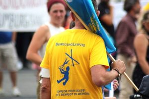 Die Bewegung Leipzig - l&auml;ngst ein wichtiger Teil der Querdenkerdemonstranten. Foto: Michael Freitag