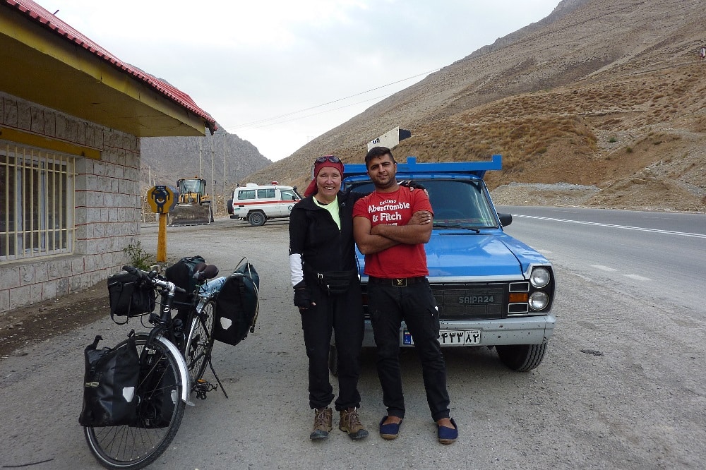 Mitfahrgelegenheit im Iran. Sabine Mehnert ist dicht dran an den Menschen des Landes, das sie mit dem Fahrrad bereist. © privat