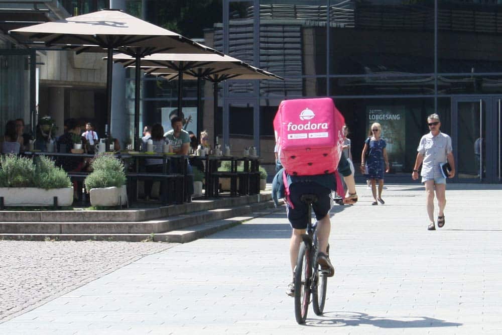 2017 gab es auch noch die Magenta-Liefervariante auf Leipzigs Straßen. Foto: Ralf Julke