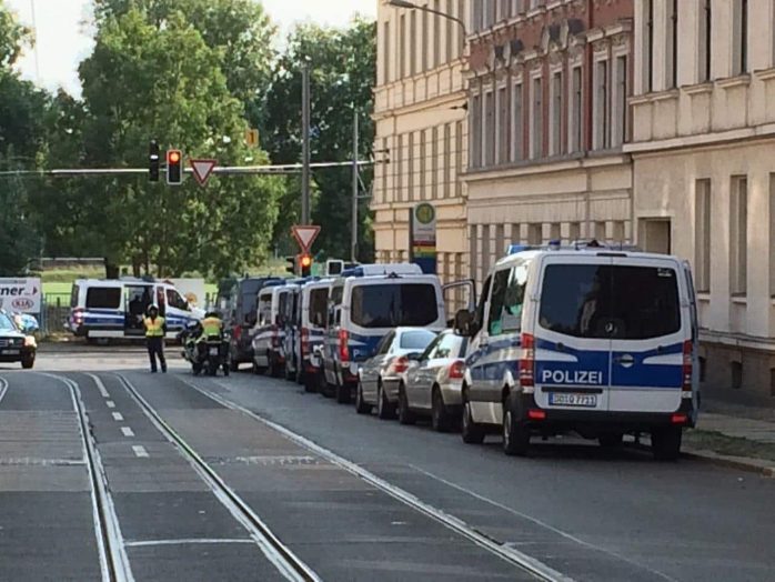 Kein so seltenes Bild an der Eisenbahnstraße: viel Polizei, wenig Erkenntnis. Foto: LZ