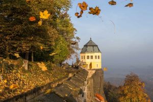 Die Friedrichsburg auf der Festung Königstein im Herbst. Foto: Matthias Neumann