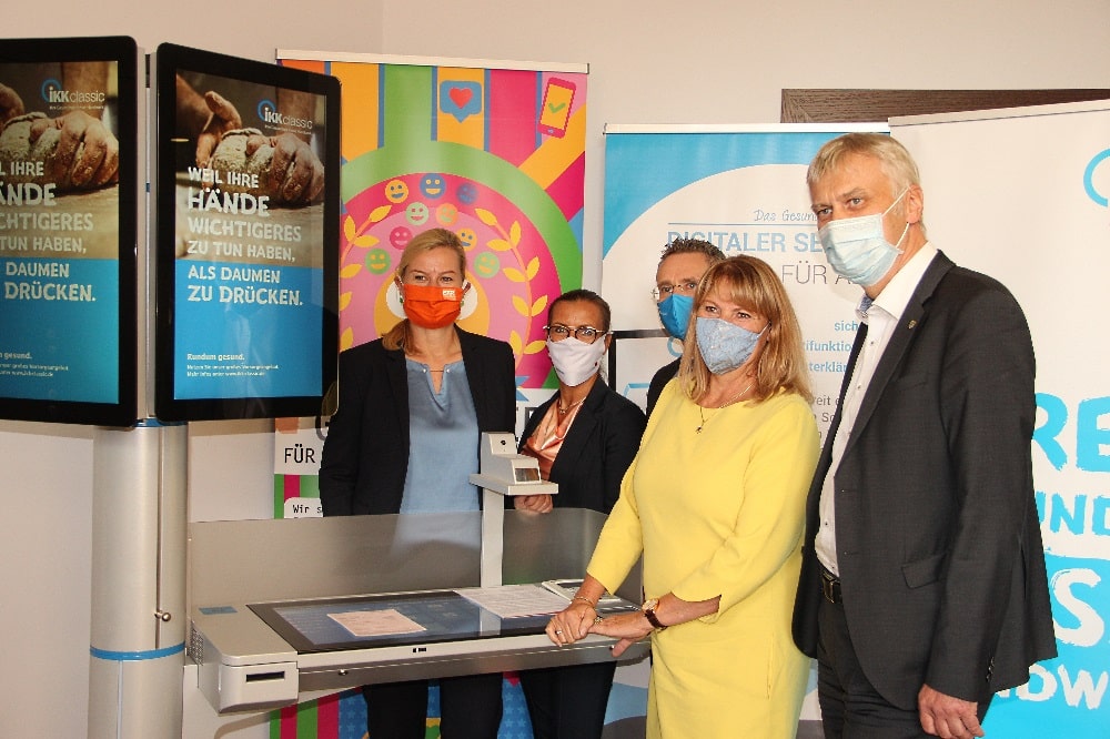 Christine Enenkel (Leiterin der Landesvertretung DAK-Gesundheit), Anja Görs-Brettin (DeGIV, Standortleiterin Sachsen), Sven Hutt (Landesgeschäftsführer IKK classic), Staatsministerin Petra Köpping und Markkleebergs Oberbürgermeister Karsten Schütze. Quelle: Stadtverwaltung Markkleeberg