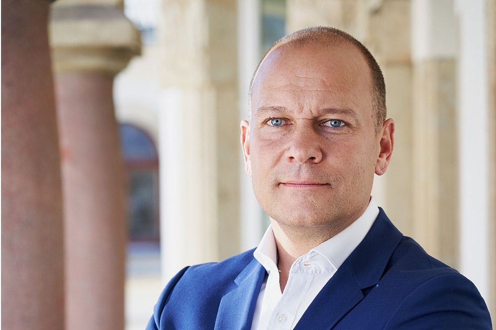 Leitet die Geschicke bei der AOC Immobilien AG: AOC-Vorstand Till Schwerdtfeger. © AOC Immobilien AG