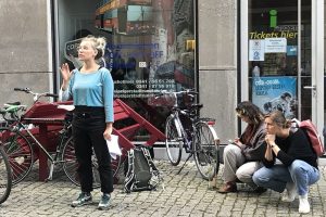 Linda, Michelle und Jona führen durch die Stadt. Foto: Pia Benthin
