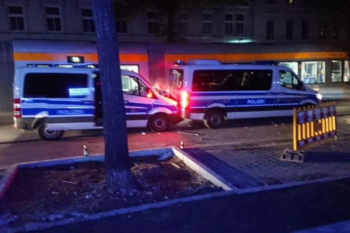Zwei Polizeieinsatzfahrzeige fuhren bei einer Bremsung aufeinander auf. Foto: Privat