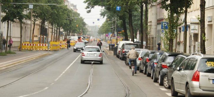 Die Könneritzstraße kurz vor der Haltestelle Holbeinstraße. Archivfoto: Ralf Julke