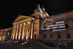 Lichtprojektion am Bundesverwaltungsgericht in Leipzig. Foto: Beltretter