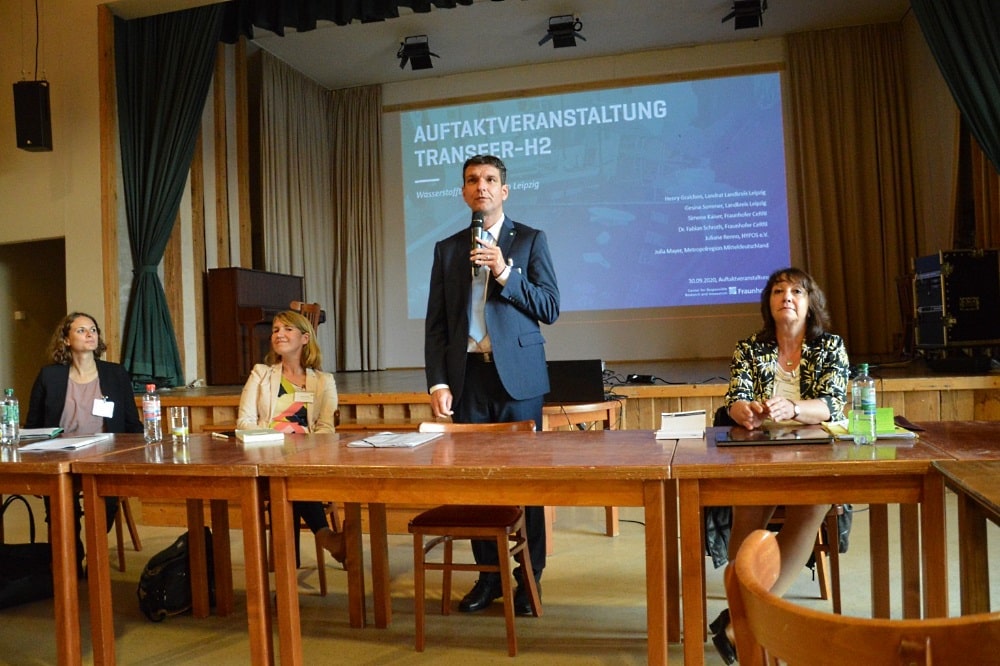 Juliane Renno, HYPOS e. V.; Simone Kaiser, Frauenhofer CeRRI; Landrat Graichen; Gesine Sommer, Stabstelle Landrat/Wirtschaftsförderung. Foto: Tina Neumann