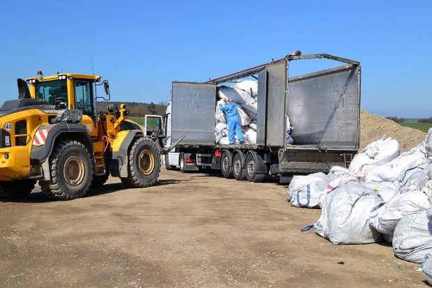 Illegaler Abfalltransport aus Italien Gestoppt am Hermsdorfer Kreuz im März 2019. Foto: Autobahnpolizei Thüringen