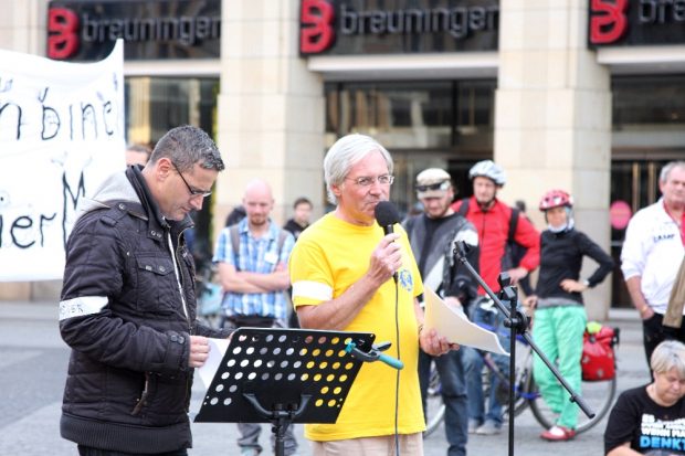 Demonstration von Pandemie-Leugner/-innen auf dem Marktplatz in Leipzig. Foto: L-IZ.de