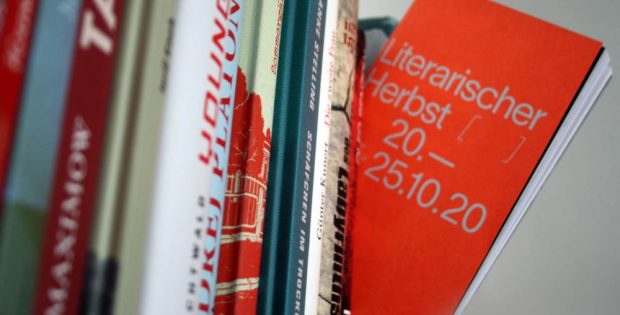 Das Programm für den Literarischen Herbst. Foto: Ralf Julke