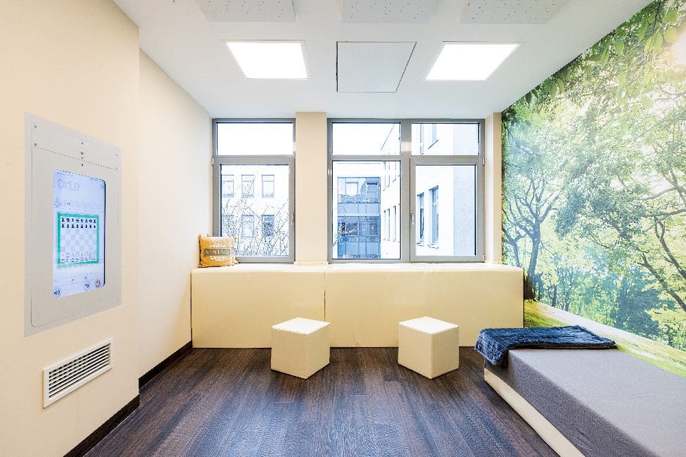 Patienten, die eine akut psychiatrische Krise durchleben, können sich im Freiraum des Zentrums für Seelische Gesundheit am Helios Park-Klinikum Leipzig auf ihre Umwelt einlassen ohne das sie Zwangsmaßnahmen erfahren müssen. Foto: Christian Hüller