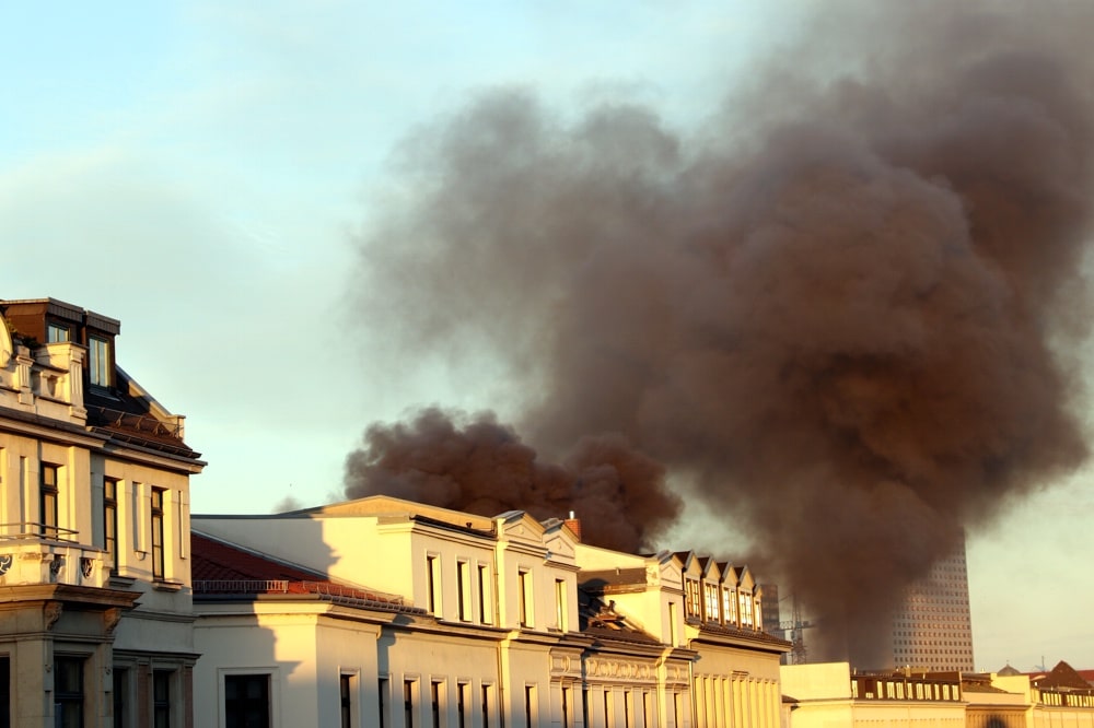 4. November 2020: Brand in der Färberstraße, Nähe Ranstädter Steinweg/Jahnallee Ecke Leibnizstraße. Foto: L-IZ.de