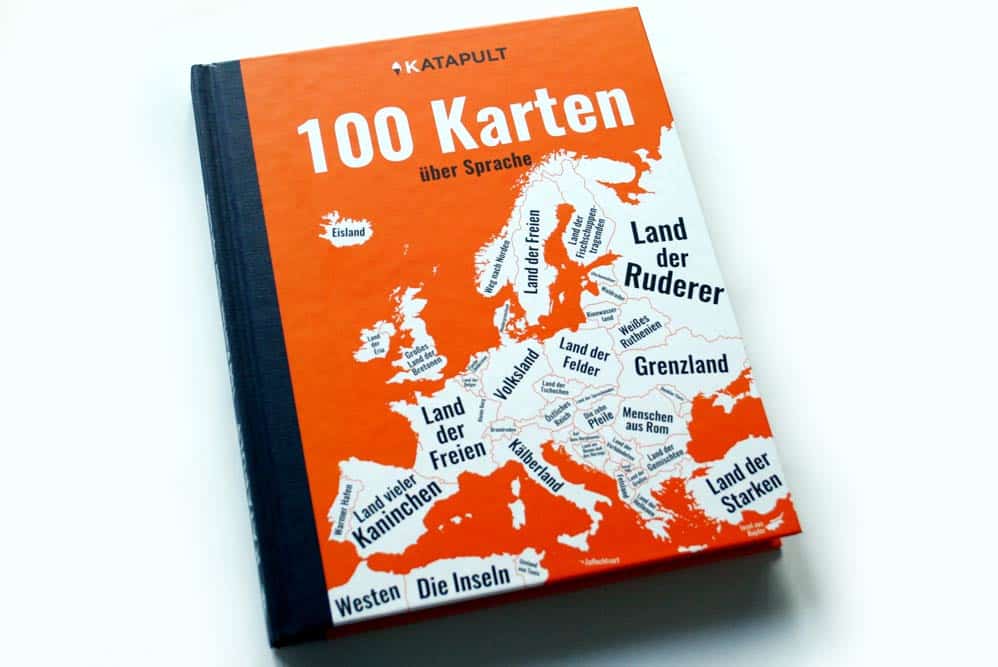 100 Karten über Sprachen. Foto: Ralf Julke