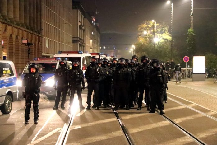 Die Polizei war auch dabei. Hatte aber wenig zu tun. Foto: L-IZ.de