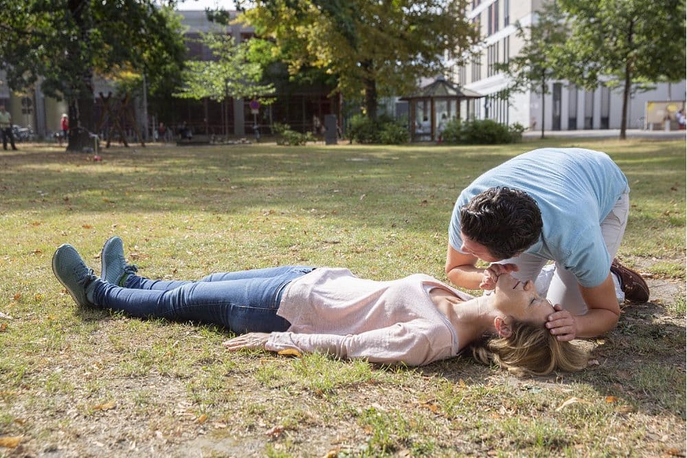 „Leben retten ist kinderleicht!“: Noch bis 15. November können Leipziger Kinder und Jugendliche ab Klassenstufe 5 kurze Videos zum Thema Wiederbelebung drehen. Foto: Stefan Straube / UKL