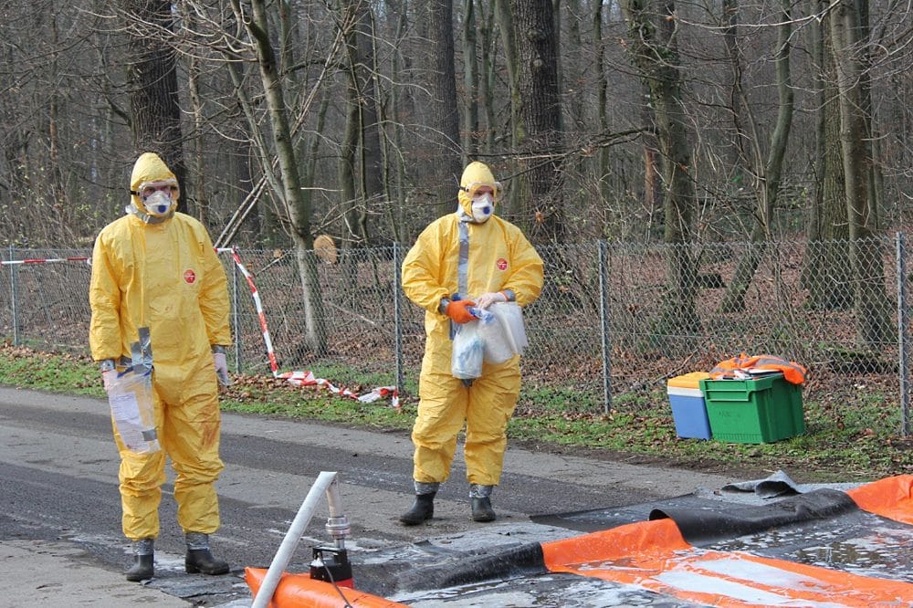 Geflügelpest Mutzschen Veterinäre warten auf Dekontamination Foto: Mike Köhler Kreisfeuerwehrverband
