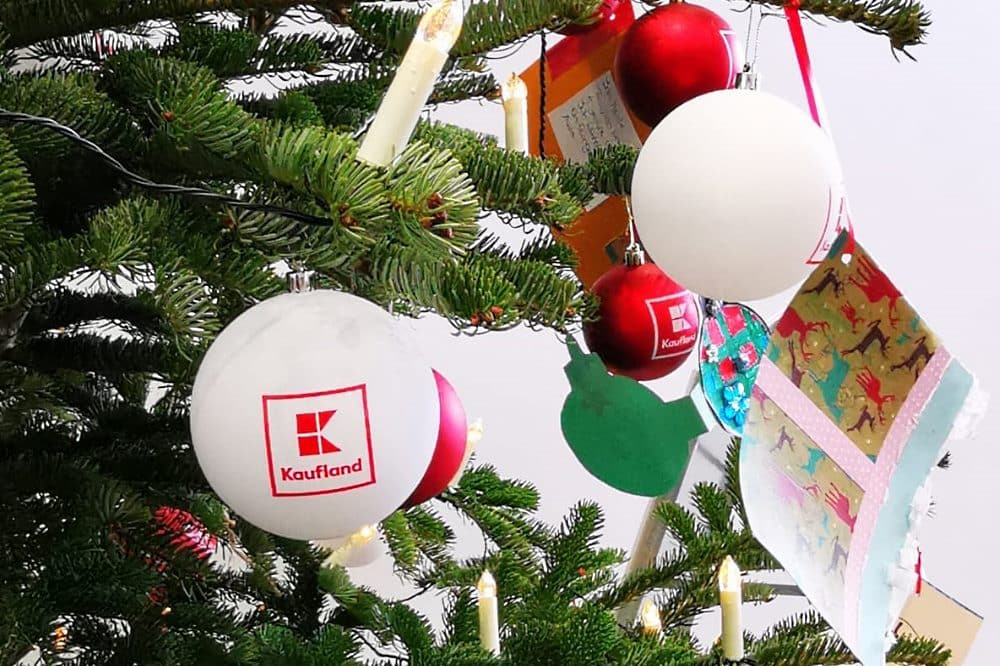 Die Wunschbaum-Aktion läuft bis 12. Dezember an zahlreichen Kaufland-Standorten. Foto: Kaufland