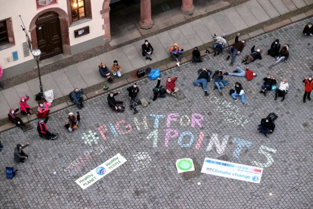 Fridays for Future am 11. Dezember 2020 beim Warm Up zur Demo am 12.12.. Foto: L-IZ.de