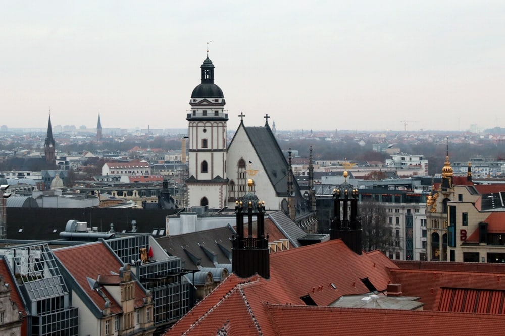 Panorama Leipzig vom Turm der Nikolaikirche aus gesehen: Die Thomaskirche. Foto: LZ