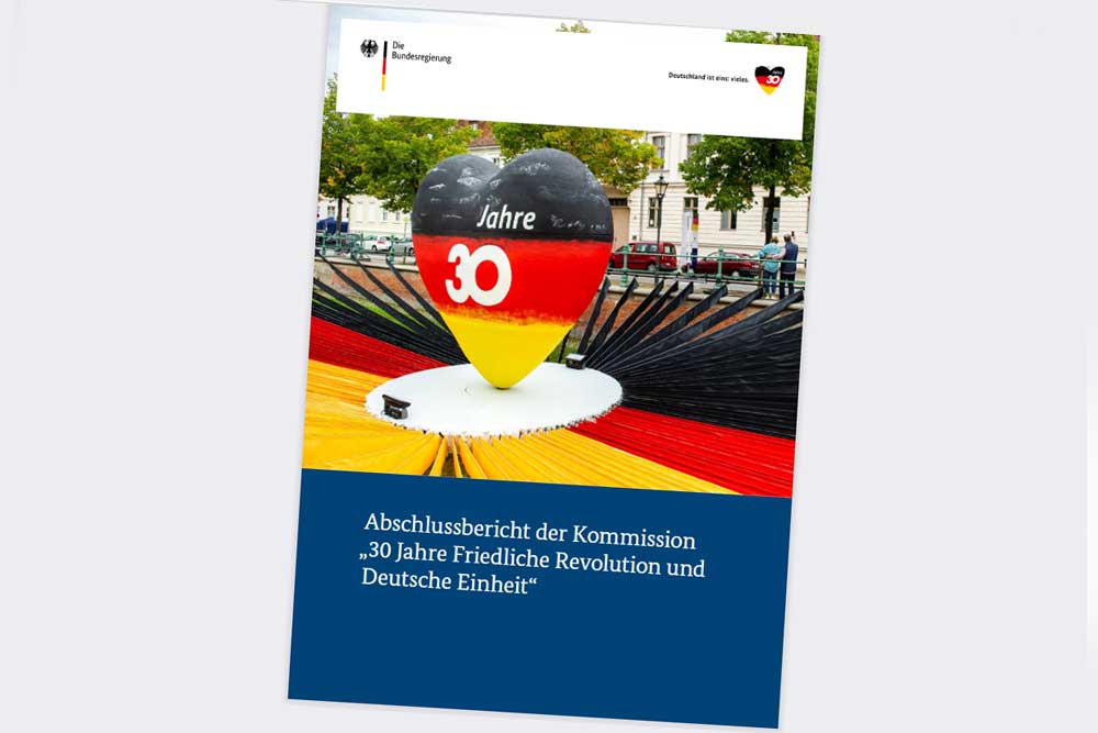 Der Abschlussbericht der Kommission „30 Jahre Friedliche Revolution und Deutsche Einheit“. Cover: Bundesregierung