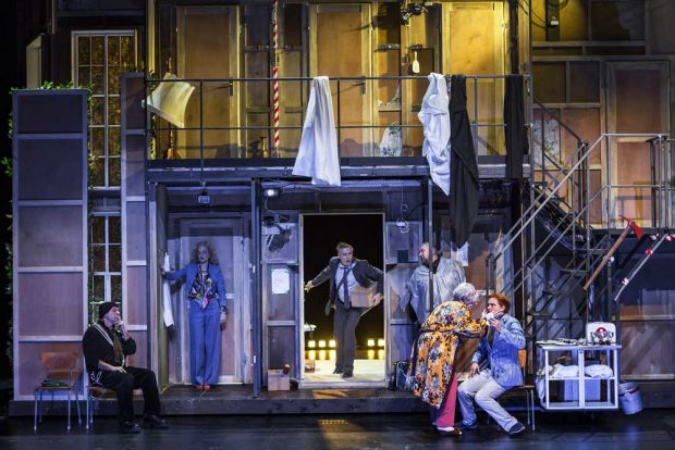 Der nackte Wahnsinn. Foto: Schauspiel Leipzig / Rolf Arnold