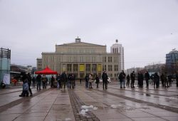 Kundgebung des Bündisses für Solidarität auf dem Leipziger Augustusplatz am 23.01.2021. Foto: Martin Schöler
