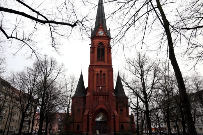 Die Lukaskirche: Lediglich nur das erste Ziel einer Farb- und Steinattacke? Foto: L-IZ.de
