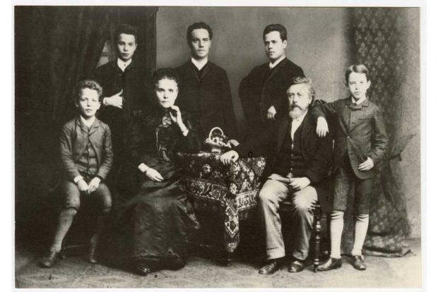 Held oder Hassfigur: Gruppenbild der Familie Liebknecht. Foto: Stadtgeschichtliches Museum Leipzig