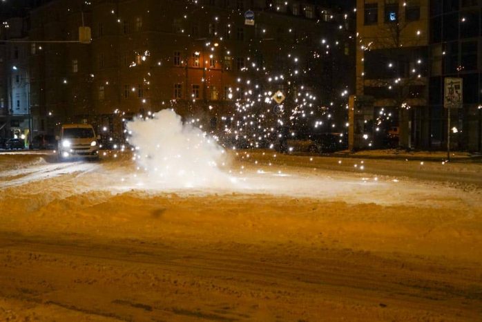 Schneeballschlacht am Connewitzer Kreuz am 7. Februar 2021