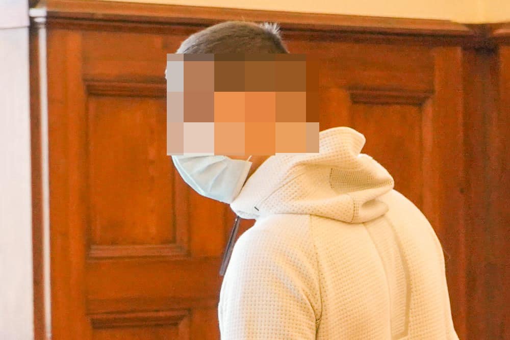 Ardijan K. bei Prozessauftakt im Amtsgericht. Foto: Martin Schöler