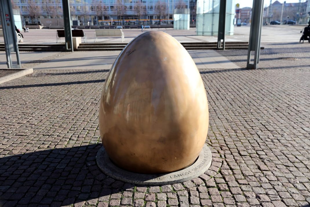 Die Demokratieglocke auf dem Augustusplatz. Foto: Michael Freitag