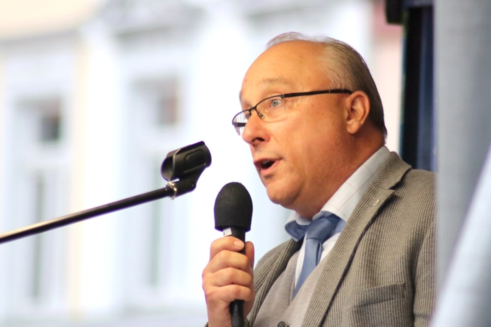 Jens Maier (hier bei einem Auftritt 2020 in Grimma) auf Platz 2 der AfD-Landesliste Sachsen. Foto: LZ