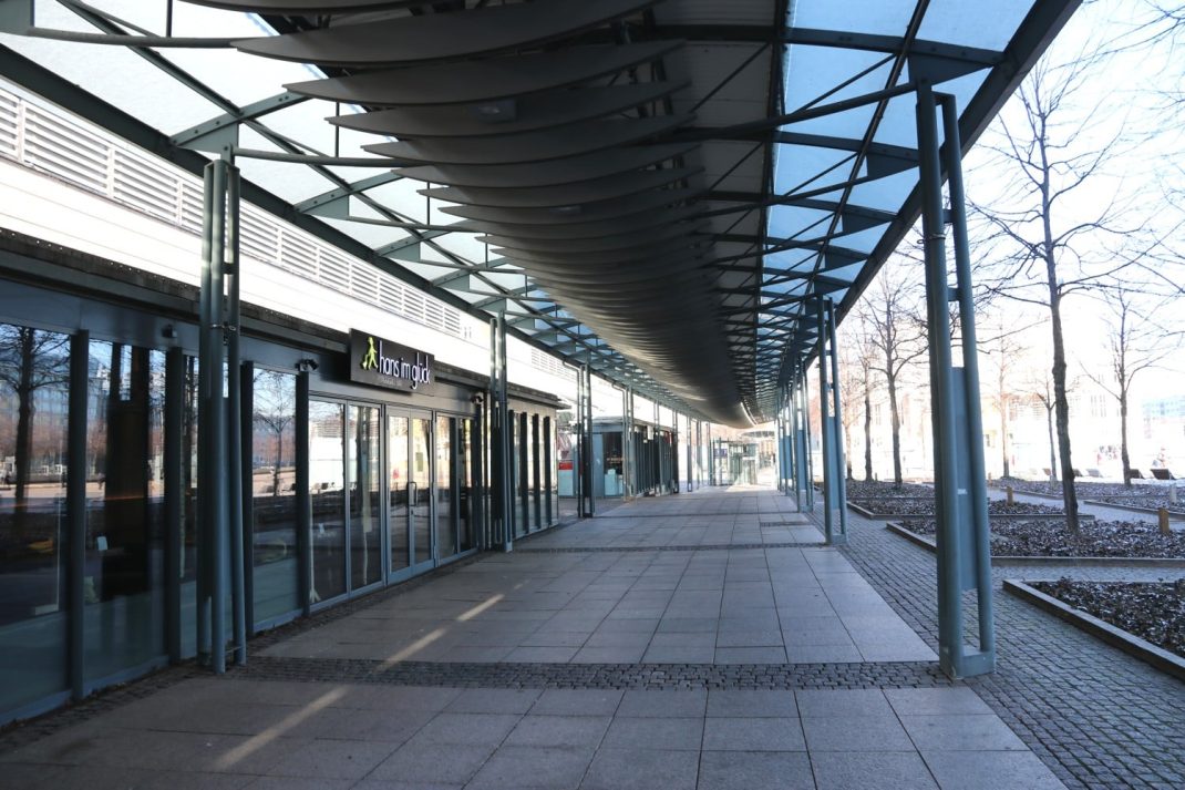Lockdownstimmung auf dem Augustusplatz in Leipzig am „Hans im Glück“, Februar 2021. Foto: Michael Freitag
