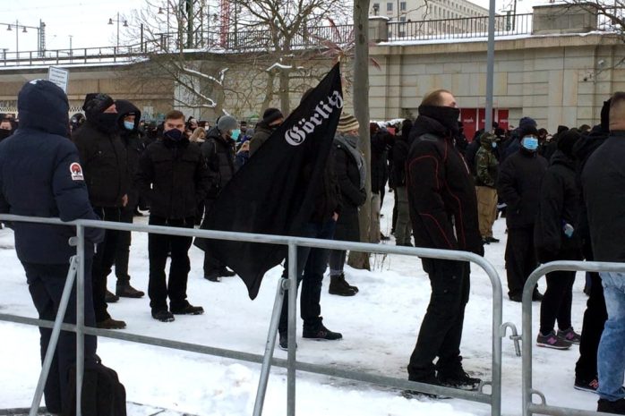Mit 700 ein eher kleines Grüppchen Gestriger. Foto: LZ
