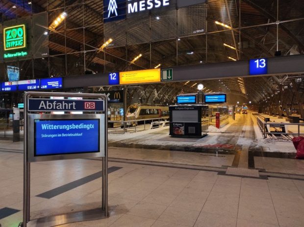 Störungen bei der Deutschen Bahn - heute gegen 21 Uhr am Hauptbahnhof Leipzig. Foto: LZ