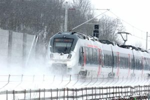 S-Bahn im Schnee.