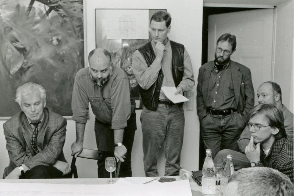 1995: Fachliche Diskussion zu Neubauten in Leipzig (Gormsen, Böhme, Nabert, Grimmann, Vors. Architektenkammer, Stephan Riedel, Bodo von Essen). Foto: Pro Leipzig