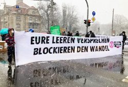 Klimaprotest vorm Neuen Rathaus am 19. März. Foto: LZ
