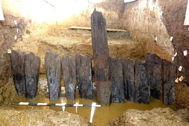 Frühmittelalterliche Böschungssicherungen eines Kanalbauwerks in der Rezataue in Mittelfranken. Foto: Lukas Werther/ Universität Tübingen