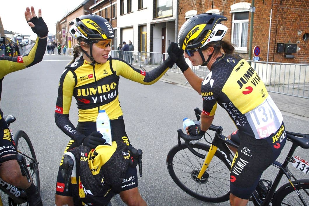 Die Leipzigerin Romy Kasper (links im Bild) hat ihre Masterarbeit mit der Traumnote 1,0 bestanden. Foto: Team Jumbo Visma