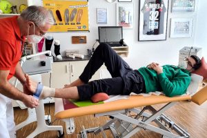Behandlung von Marko Mamic in der Praxis für Orthopädie und Sportmedizin am Brühl bei Mannschaftsarzt Dr. René Toussaint. Quelle: SC DHfK