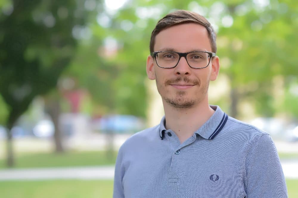 Der Soziologe Dr. Oliver Winkler leitet eine neue BMBF-Nachwuchsforschungsgruppe an der Uni Halle. Foto: Uni Halle / Markus Scholz