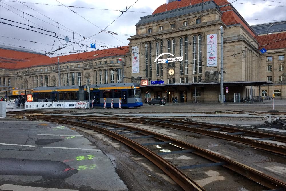 Die Baustelle vorm Hauptbahnhof am 6. April 2021. Foto: LZ