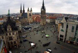 Der Marktplatz in Halle um 17 Uhr. Screen Webcam von ipcamlive.com