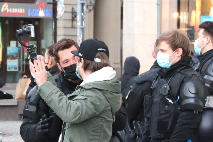 Presse oder Selbstinszenierung? Die Querdenker-Szene hat längst mehrere eigene Youtuber ... Foto: LZ